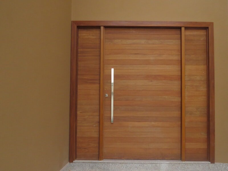 porta-pivotante-com-painel-lateral