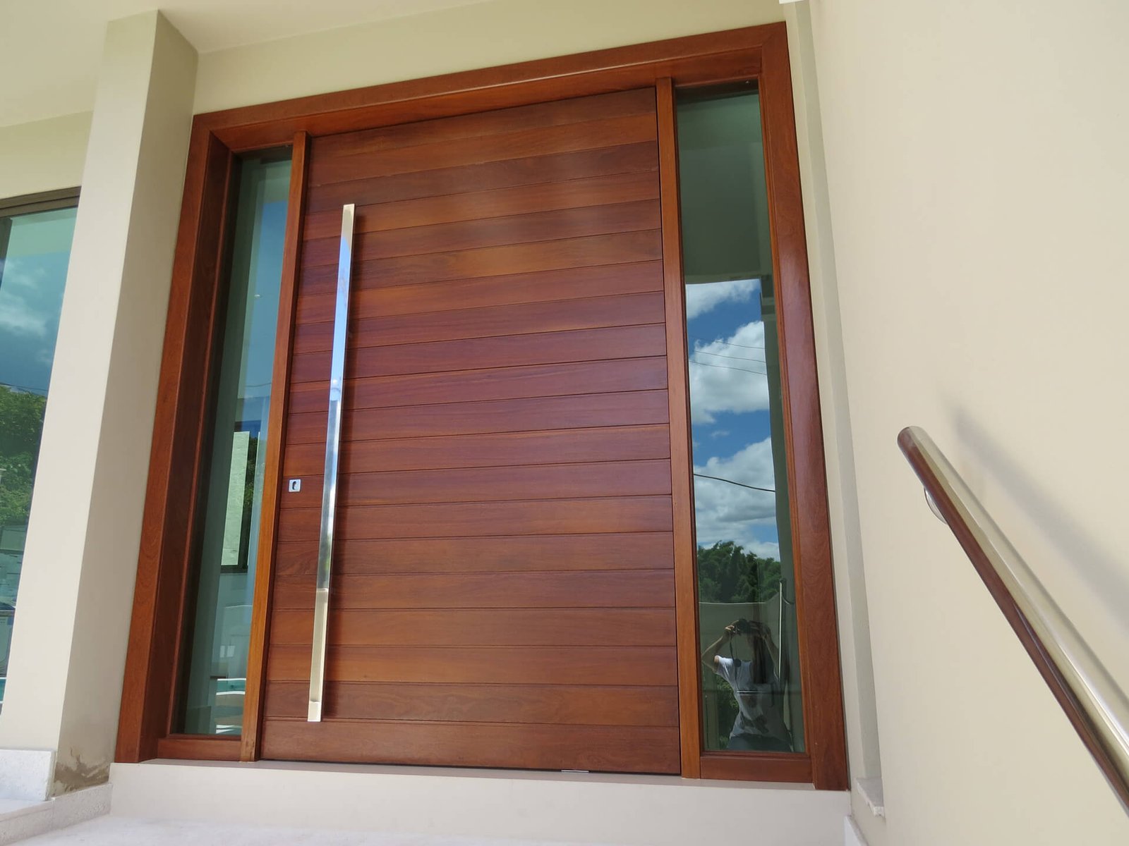 porta-pivotante-especial-fechada